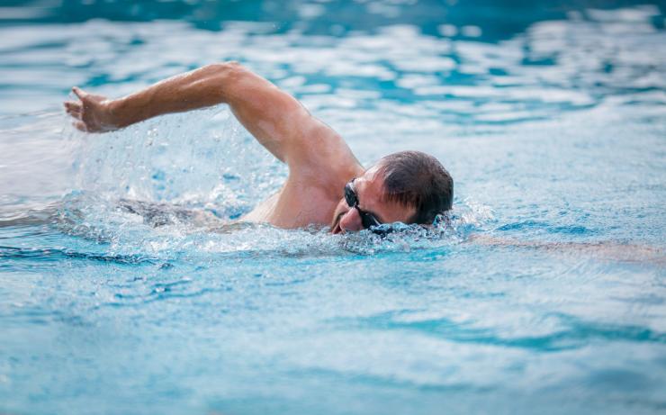 Freibad_Tuttlingen_Fruehschwimmen_fit_am_Morgen_lowres_72dpi