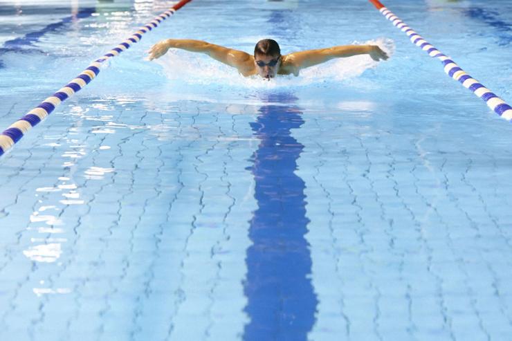 TuWass_Freizeitbad_Schwimmerbecken_Schmetterling2_highres_300dpi.